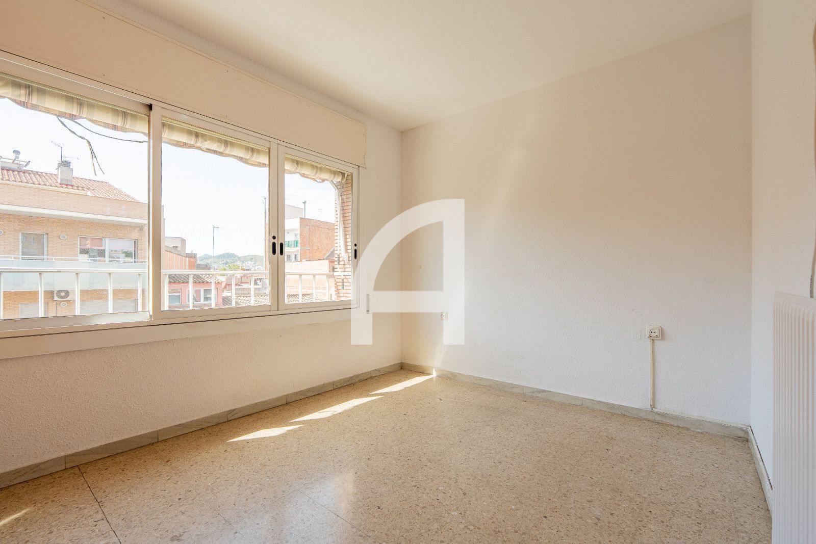 LUMINOSIDAD, AMPLITUD Y UBICACIÓN PERFECTE EN EL CENTRO DE MOLINS DE REI - Foto 22