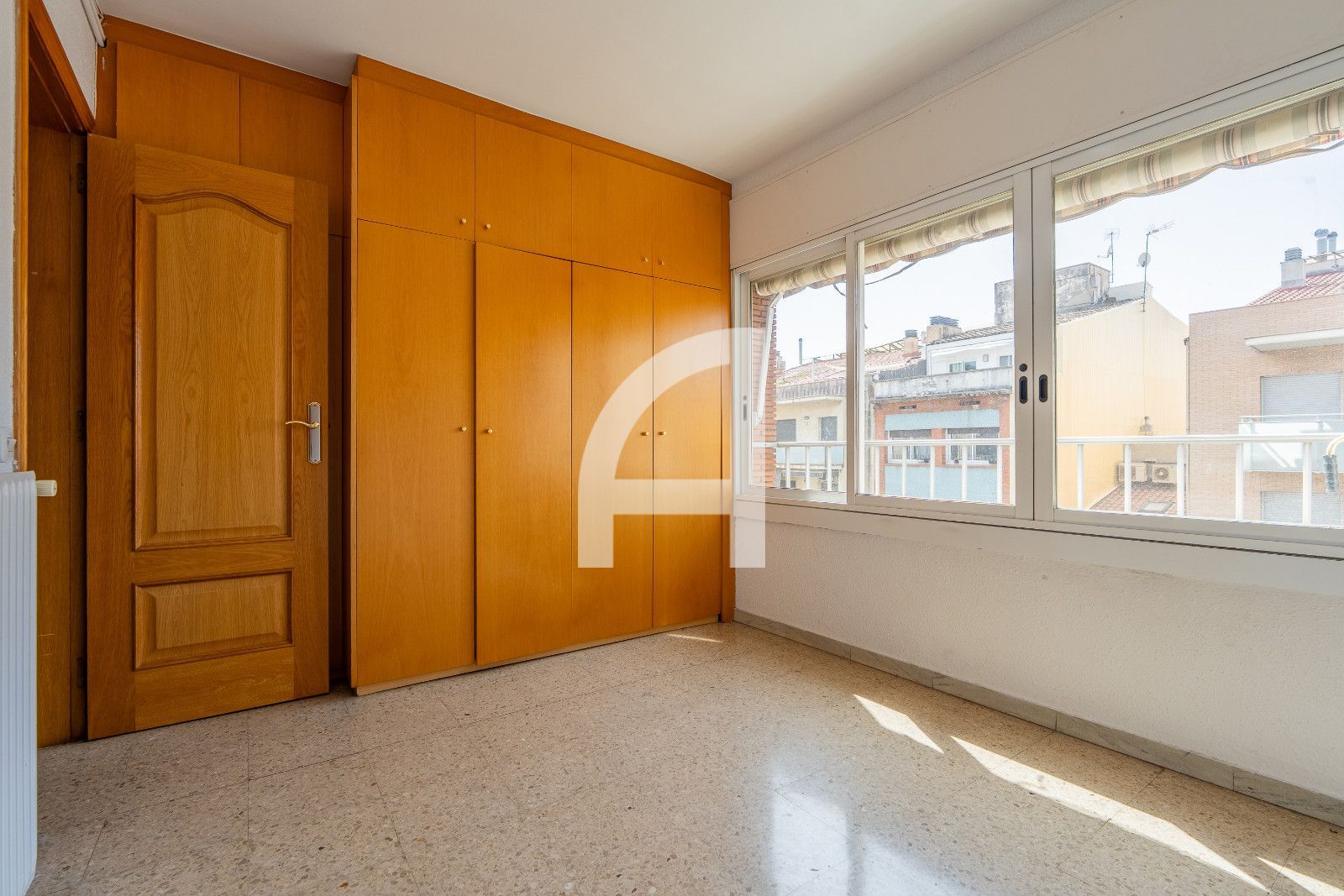 LUMINOSIDAD, AMPLITUD Y UBICACIÓN PERFECTE EN EL CENTRO DE MOLINS DE REI - Foto 23