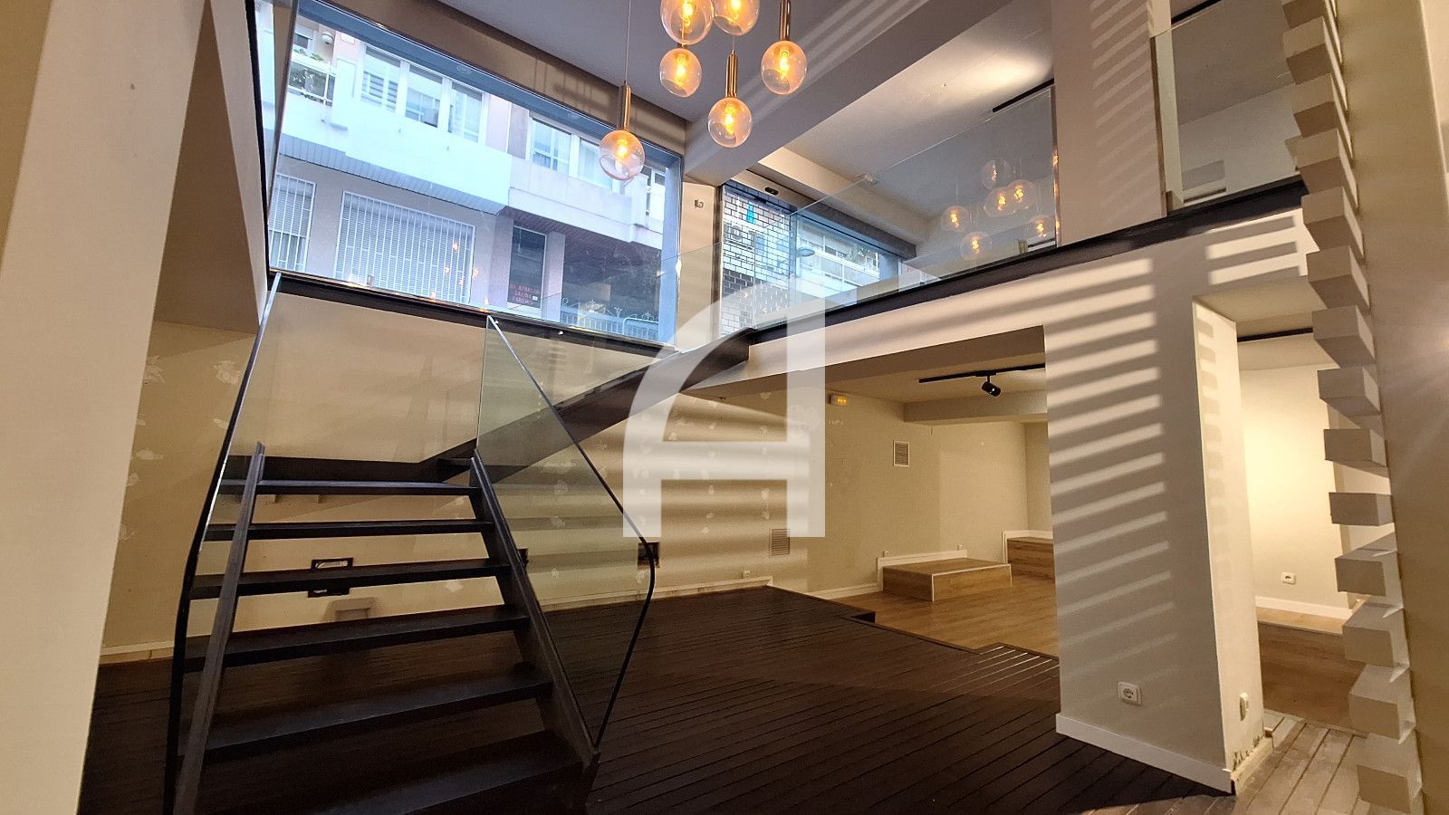 INTERESANTE LOCAL PARA INVERSIÓN Y USO COMERCIAL EN ZONA ALTA - Foto 1