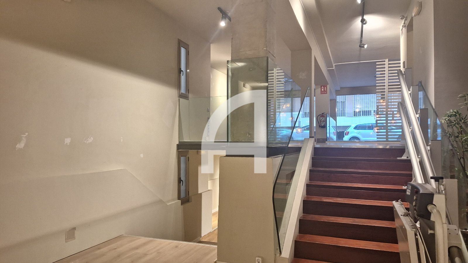 INTERESANTE LOCAL PARA INVERSIÓN Y USO COMERCIAL EN ZONA ALTA - Foto 6