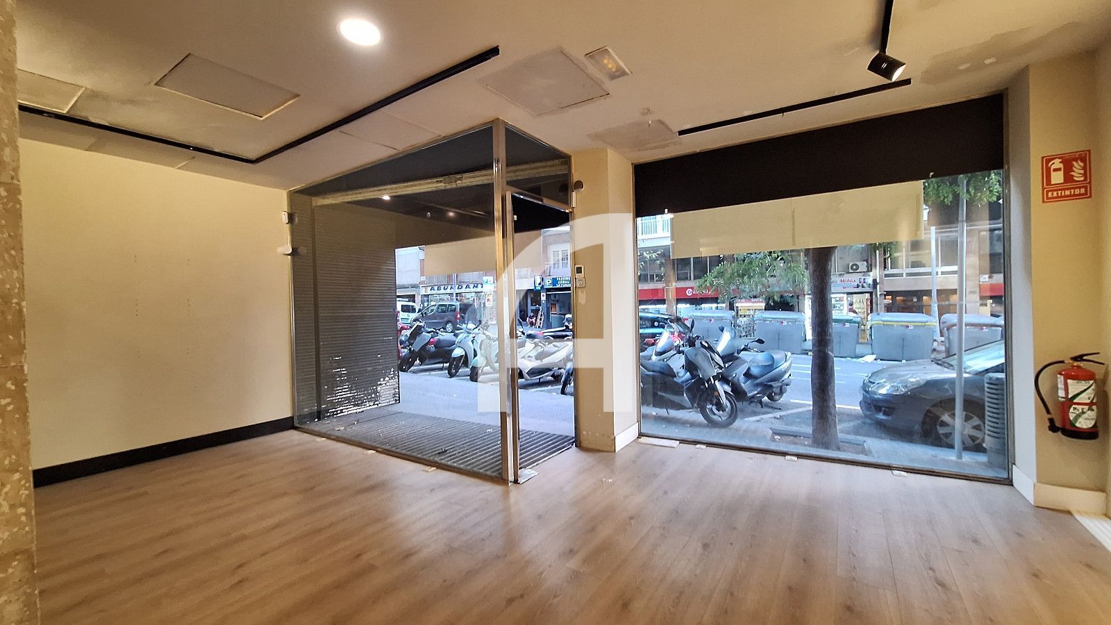 INTERESANTE LOCAL PARA INVERSIÓN Y USO COMERCIAL EN ZONA ALTA - Foto 9