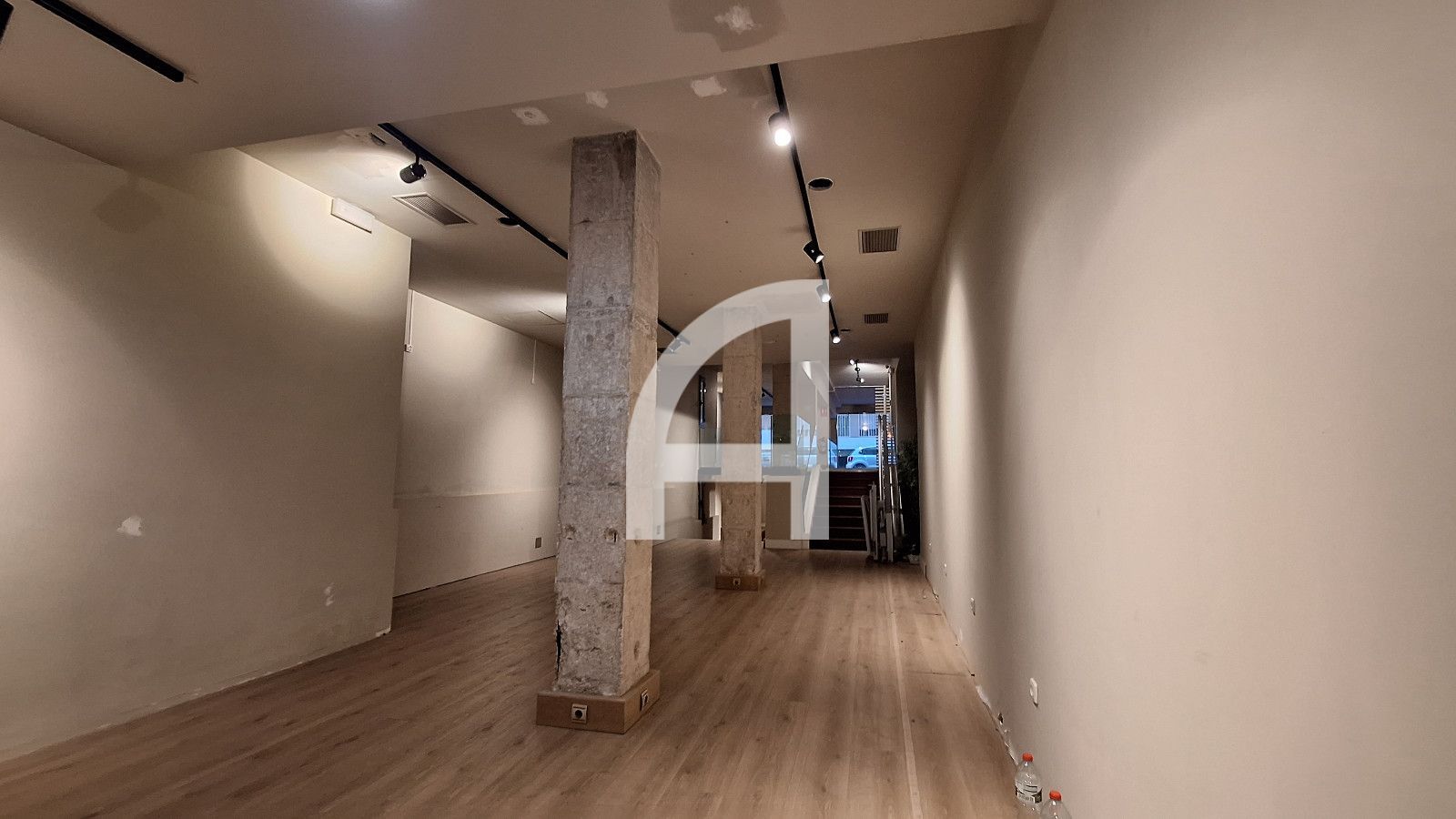 INTERESANTE LOCAL PARA INVERSIÓN Y USO COMERCIAL EN ZONA ALTA - Foto 10
