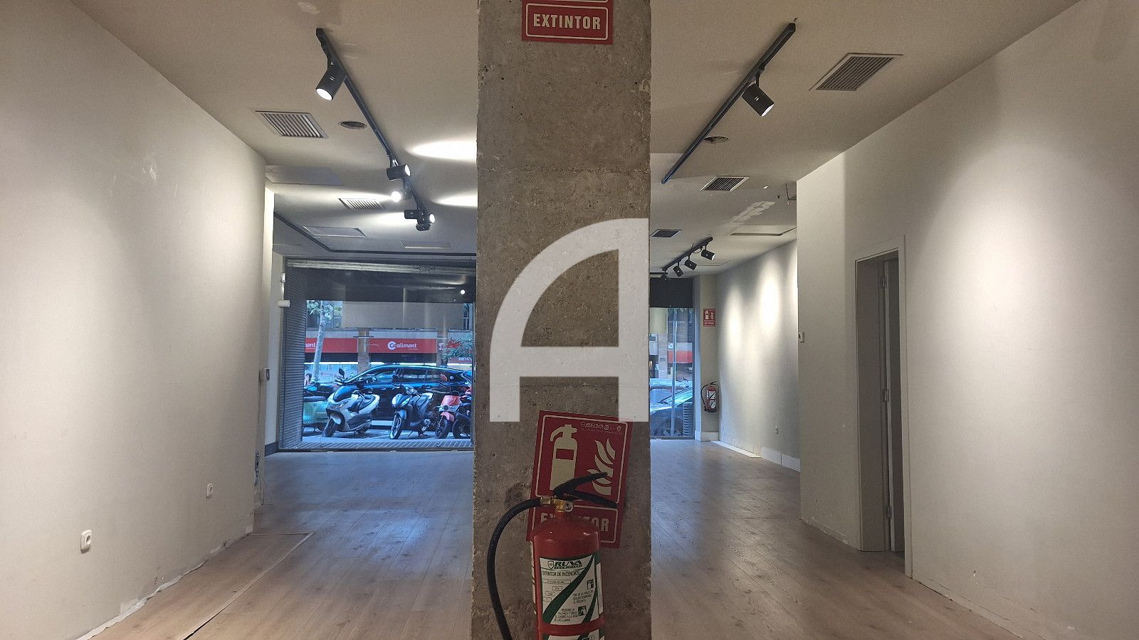 INTERESANTE LOCAL PARA INVERSIÓN Y USO COMERCIAL EN ZONA ALTA - Foto 13