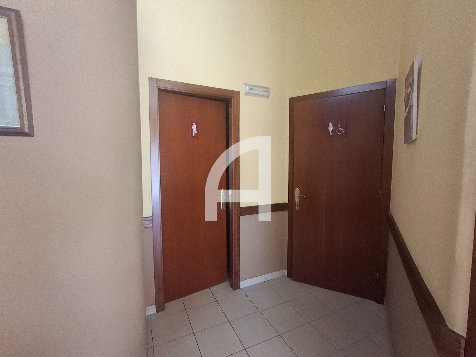 INVIERTE EN UN NEGOCIO OPERATIVO: LOCAL DE HOSTELERÍA CON TERRAZA - Foto 19