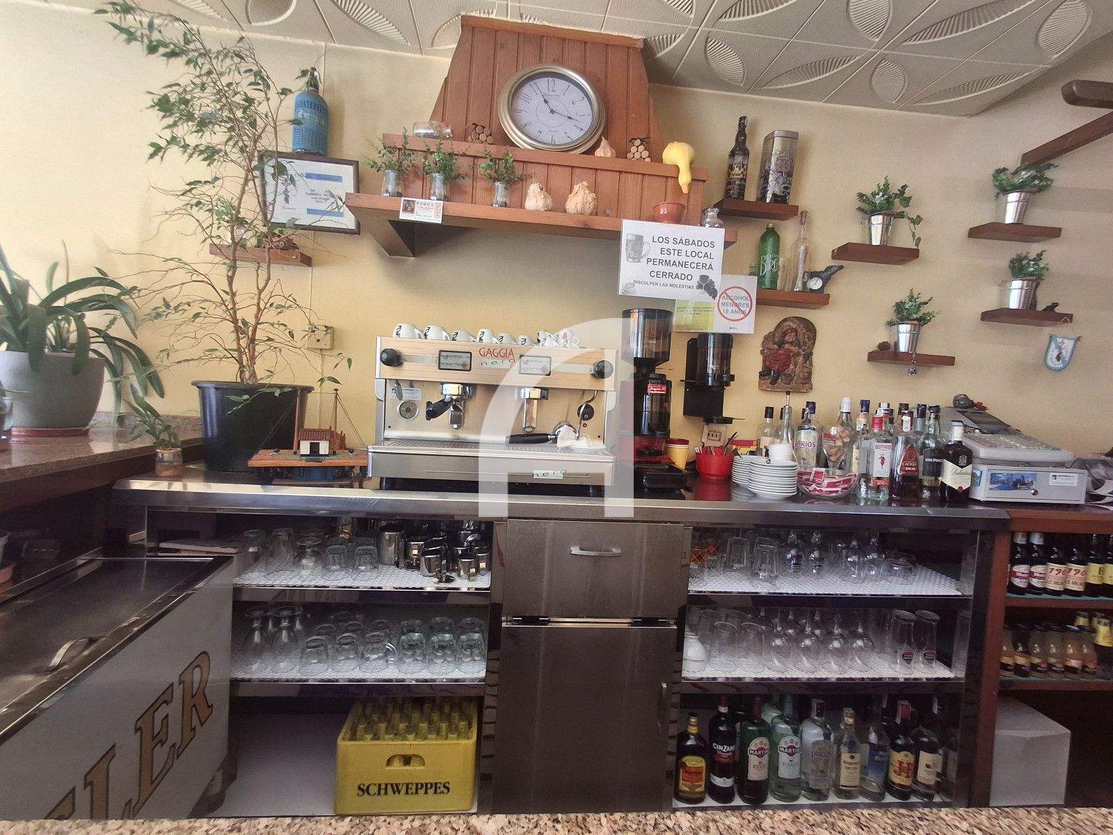INVIERTE EN UN NEGOCIO OPERATIVO: LOCAL DE HOSTELERÍA CON TERRAZA - Foto 14