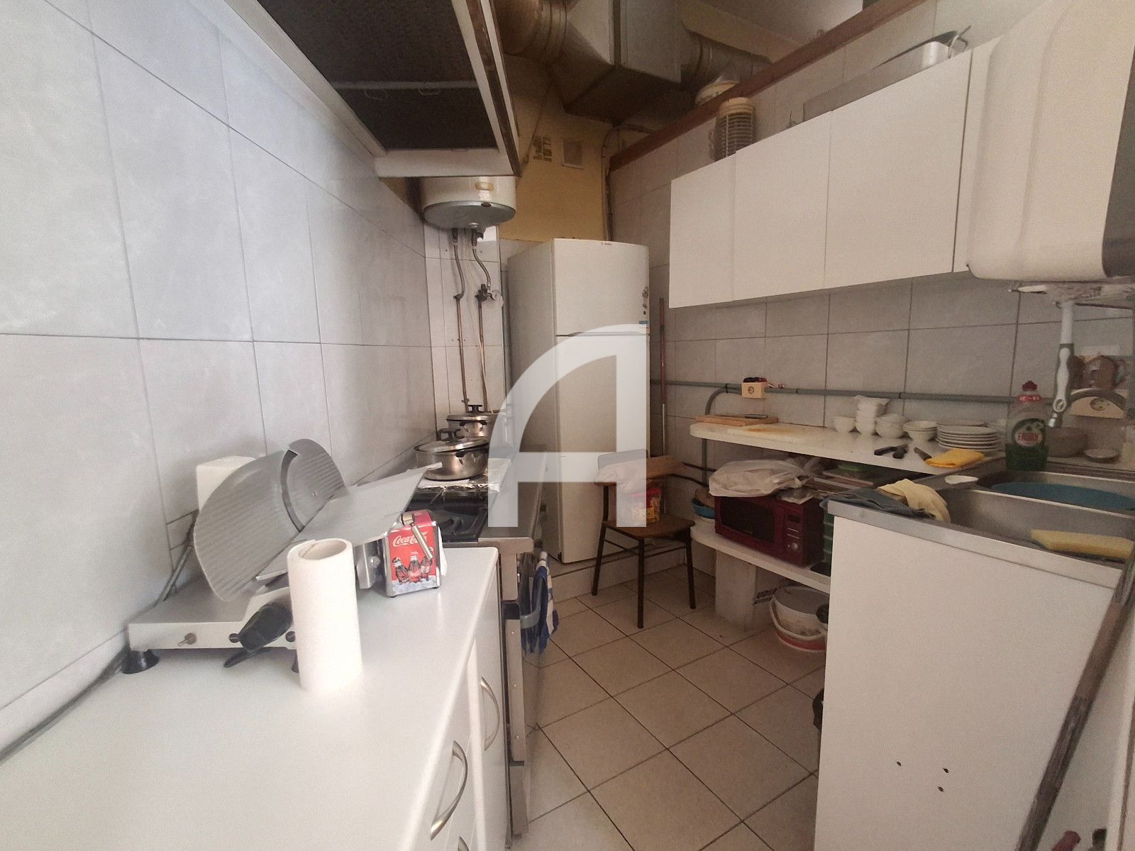 INVIERTE EN UN NEGOCIO OPERATIVO: LOCAL DE HOSTELERÍA CON TERRAZA - Foto 18