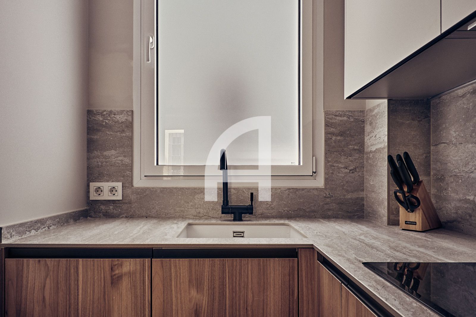 VIVIENDA MODERNA Y PRACTICA DESTACANDO SU LUMINOSIDAD - Foto 7
