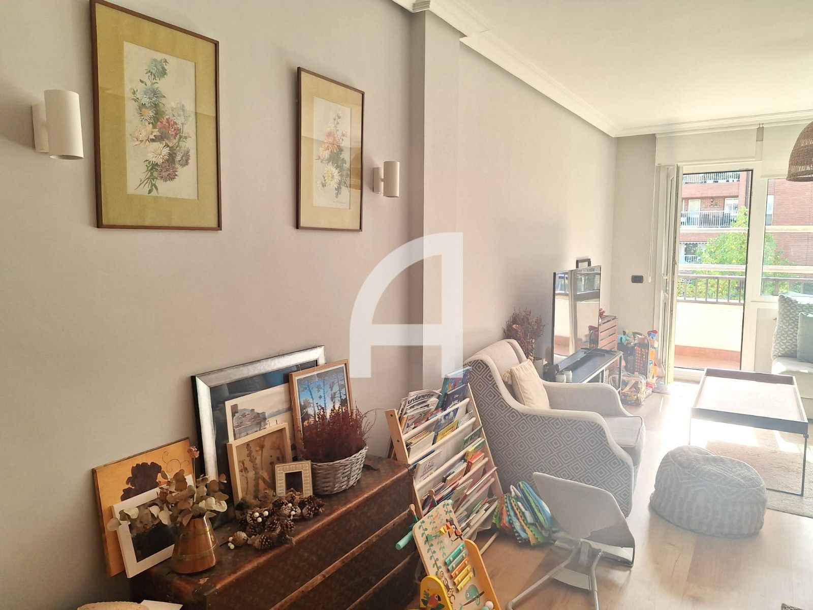 AMPLIO Y LUMIONOSO PISO EN VENTA CON DOS PLAZAS DE GARAJE - Foto 6