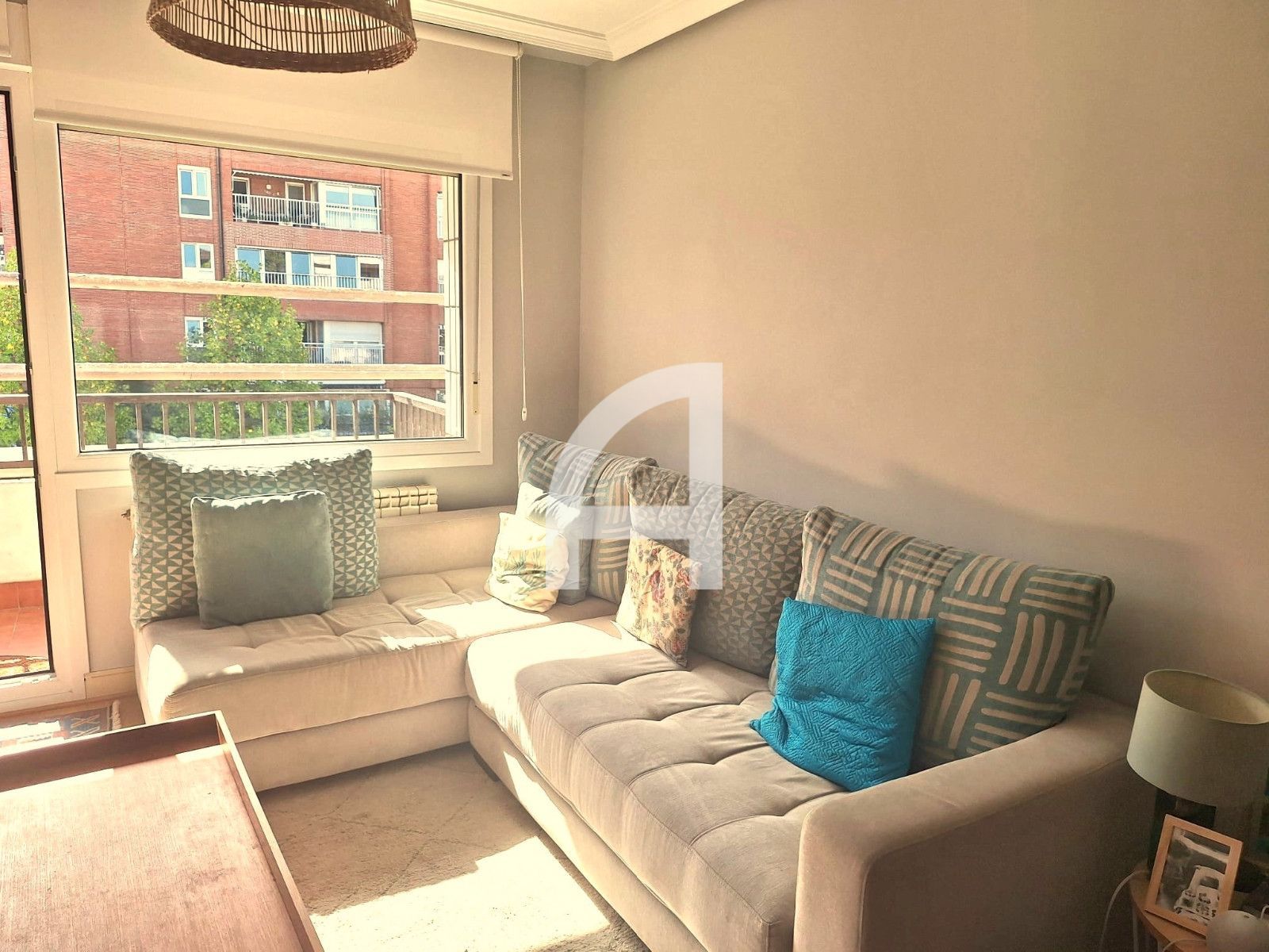 AMPLIO Y LUMIONOSO PISO EN VENTA CON DOS PLAZAS DE GARAJE - Foto 7