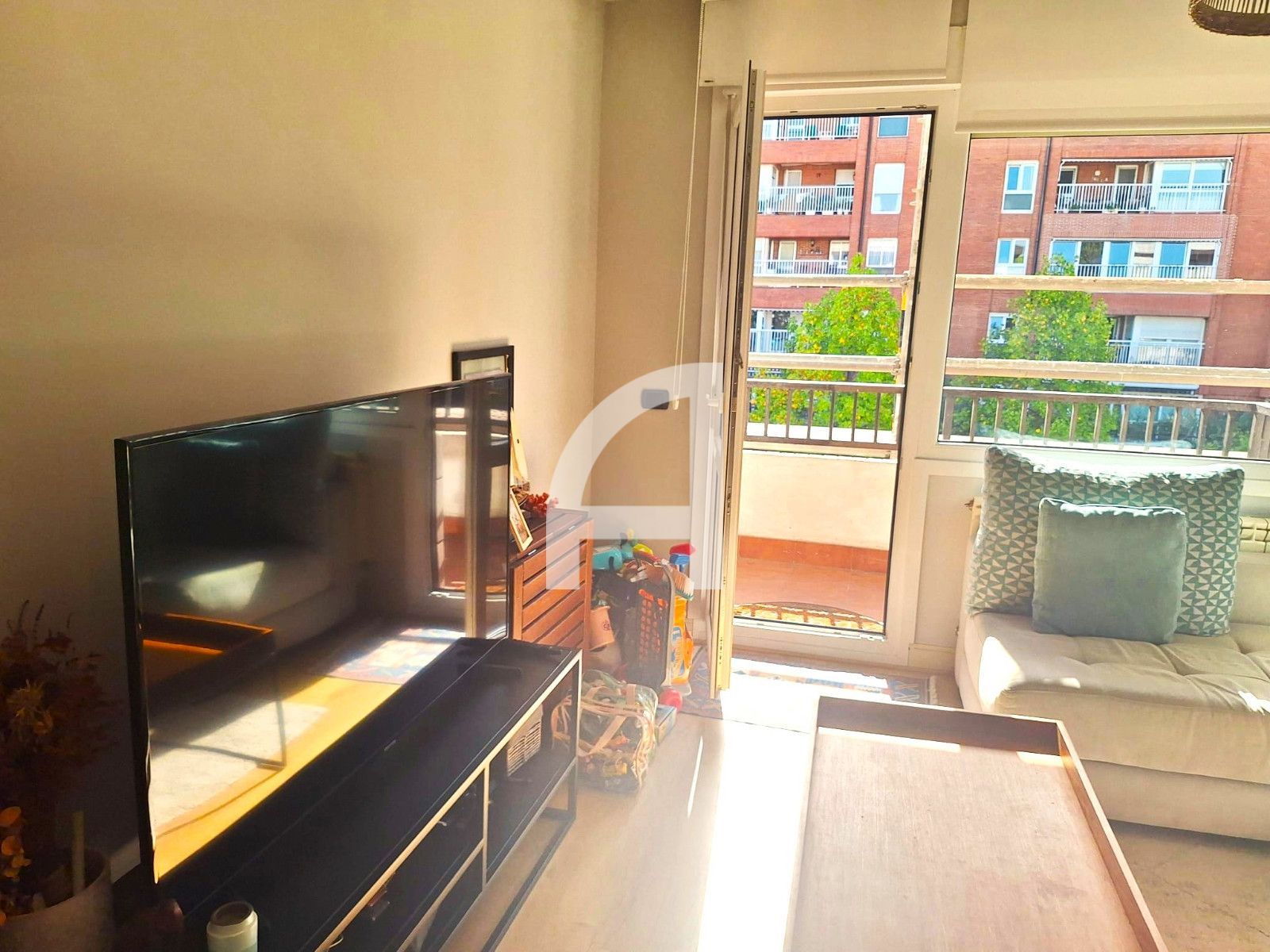 AMPLIO Y LUMIONOSO PISO EN VENTA CON DOS PLAZAS DE GARAJE - Foto 11