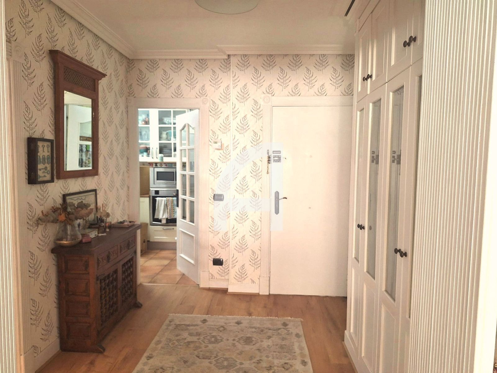 AMPLIO Y LUMIONOSO PISO EN VENTA CON DOS PLAZAS DE GARAJE - Foto 12