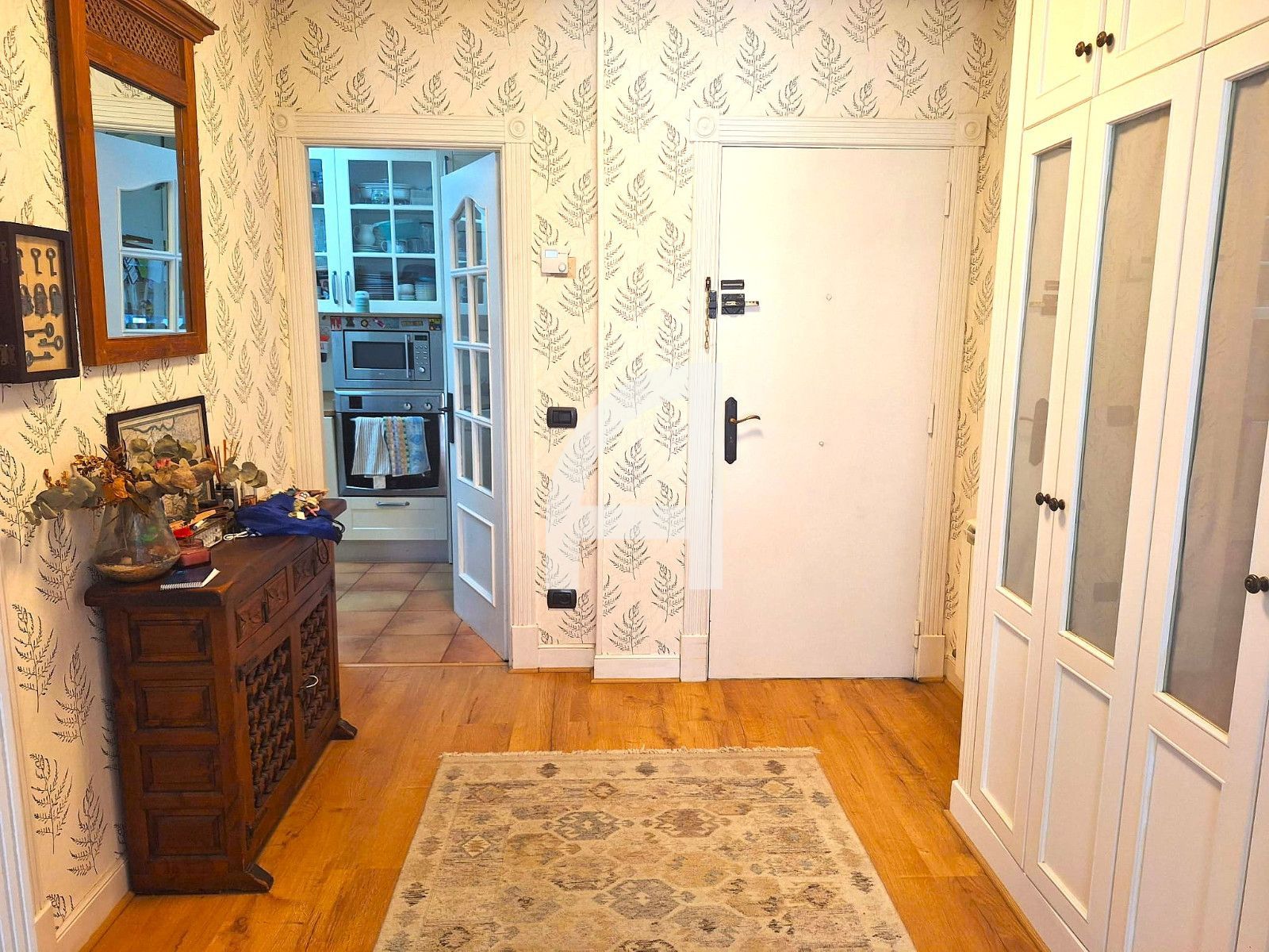 AMPLIO Y LUMIONOSO PISO EN VENTA CON DOS PLAZAS DE GARAJE - Foto 14