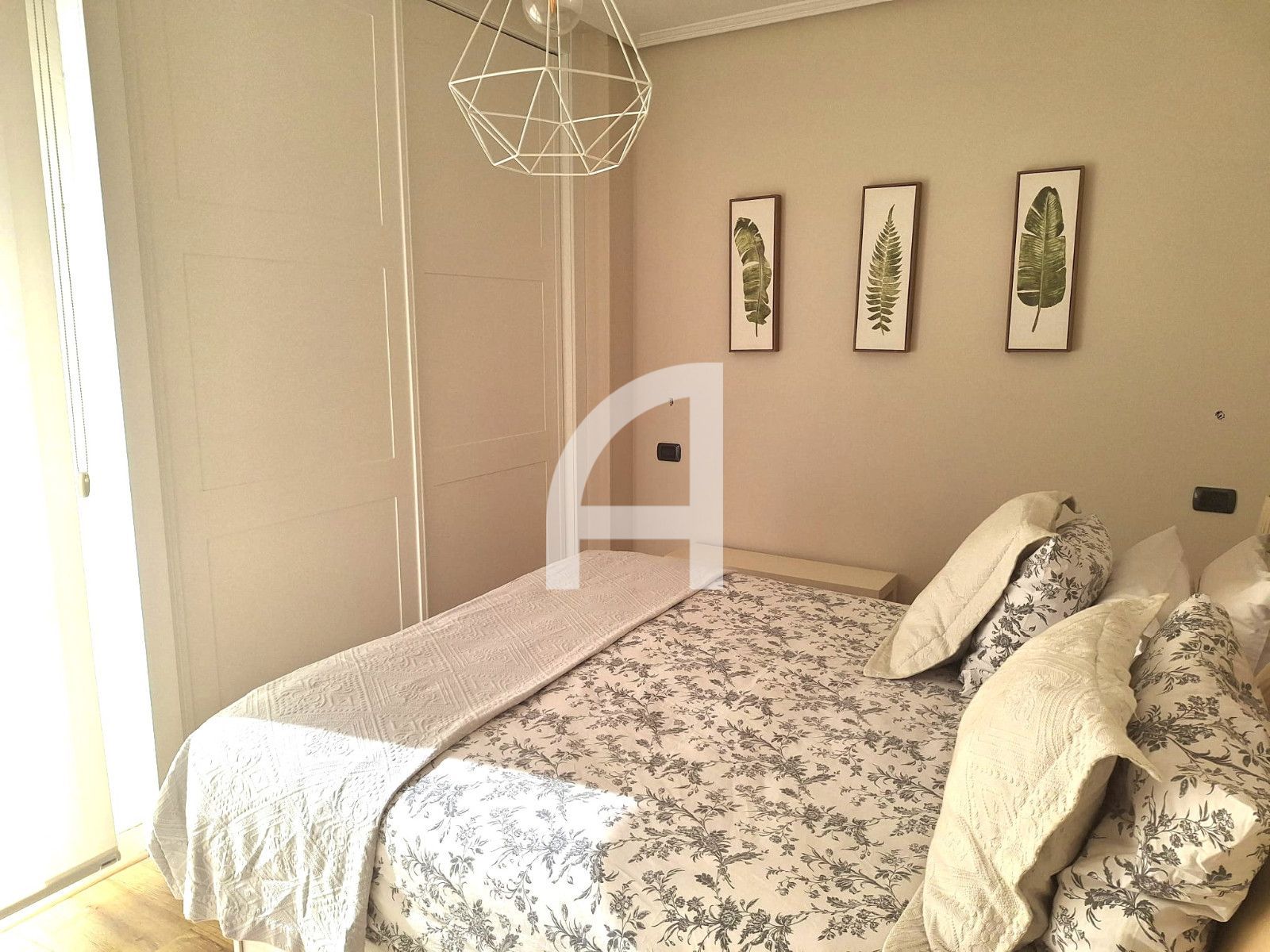 AMPLIO Y LUMIONOSO PISO EN VENTA CON DOS PLAZAS DE GARAJE - Foto 23