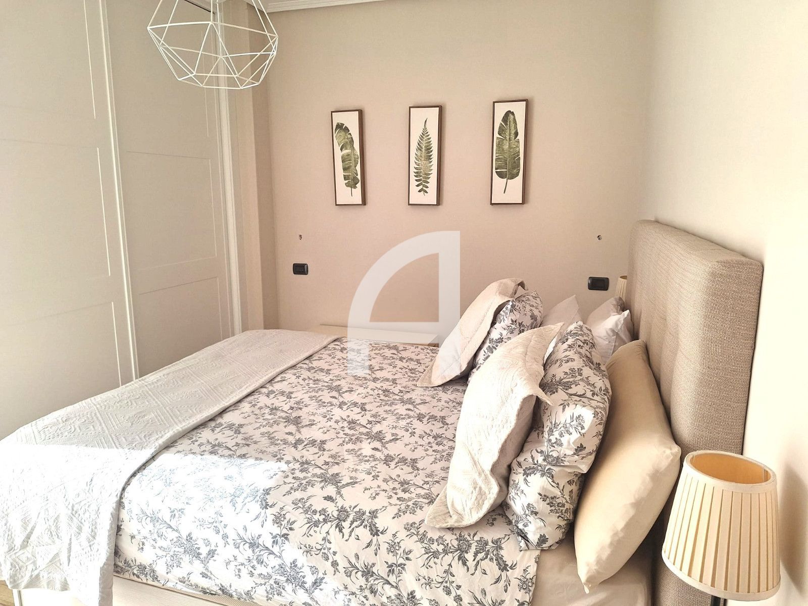 AMPLIO Y LUMIONOSO PISO EN VENTA CON DOS PLAZAS DE GARAJE - Foto 25