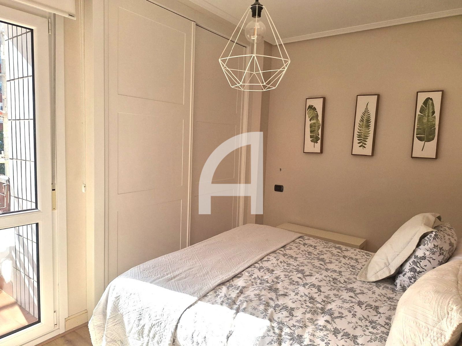 AMPLIO Y LUMIONOSO PISO EN VENTA CON DOS PLAZAS DE GARAJE - Foto 26