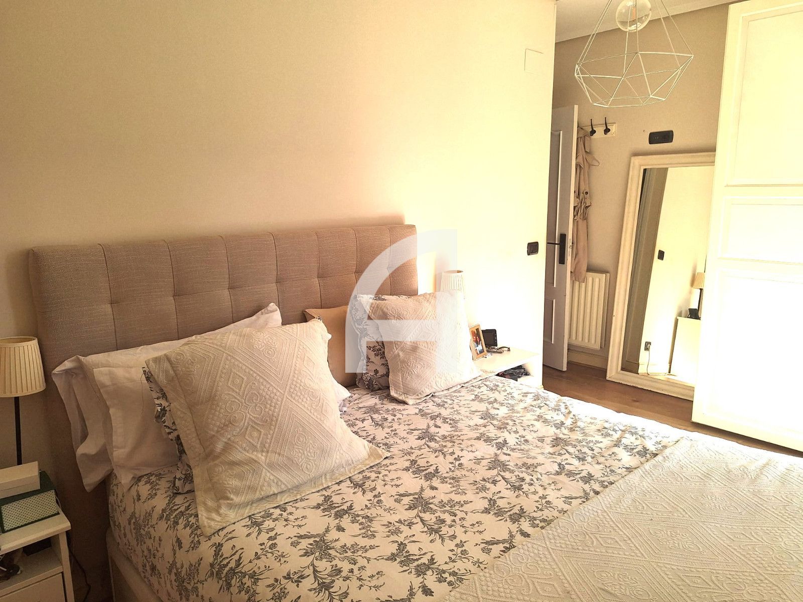 AMPLIO Y LUMIONOSO PISO EN VENTA CON DOS PLAZAS DE GARAJE - Foto 27