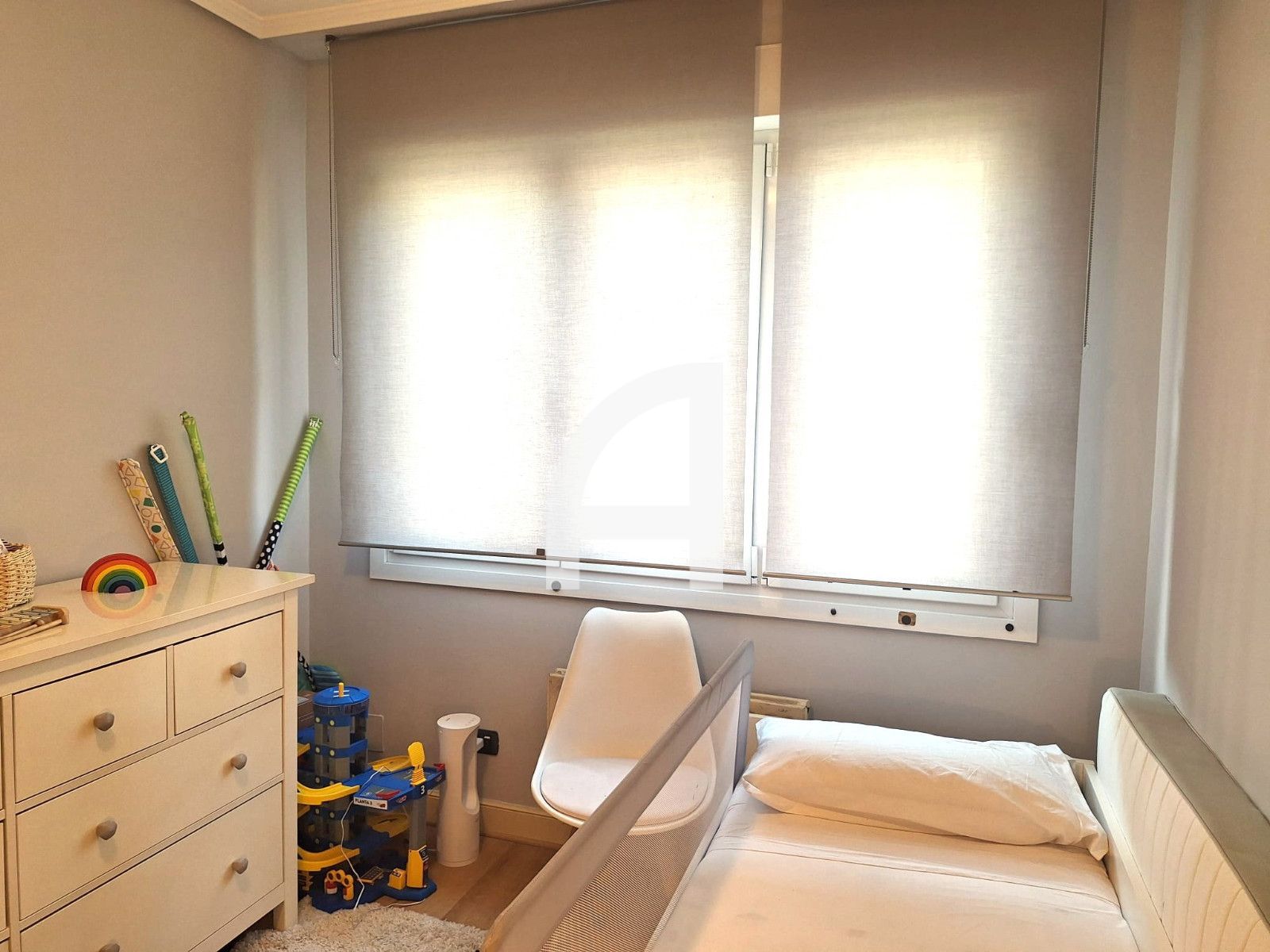 AMPLIO Y LUMIONOSO PISO EN VENTA CON DOS PLAZAS DE GARAJE - Foto 36