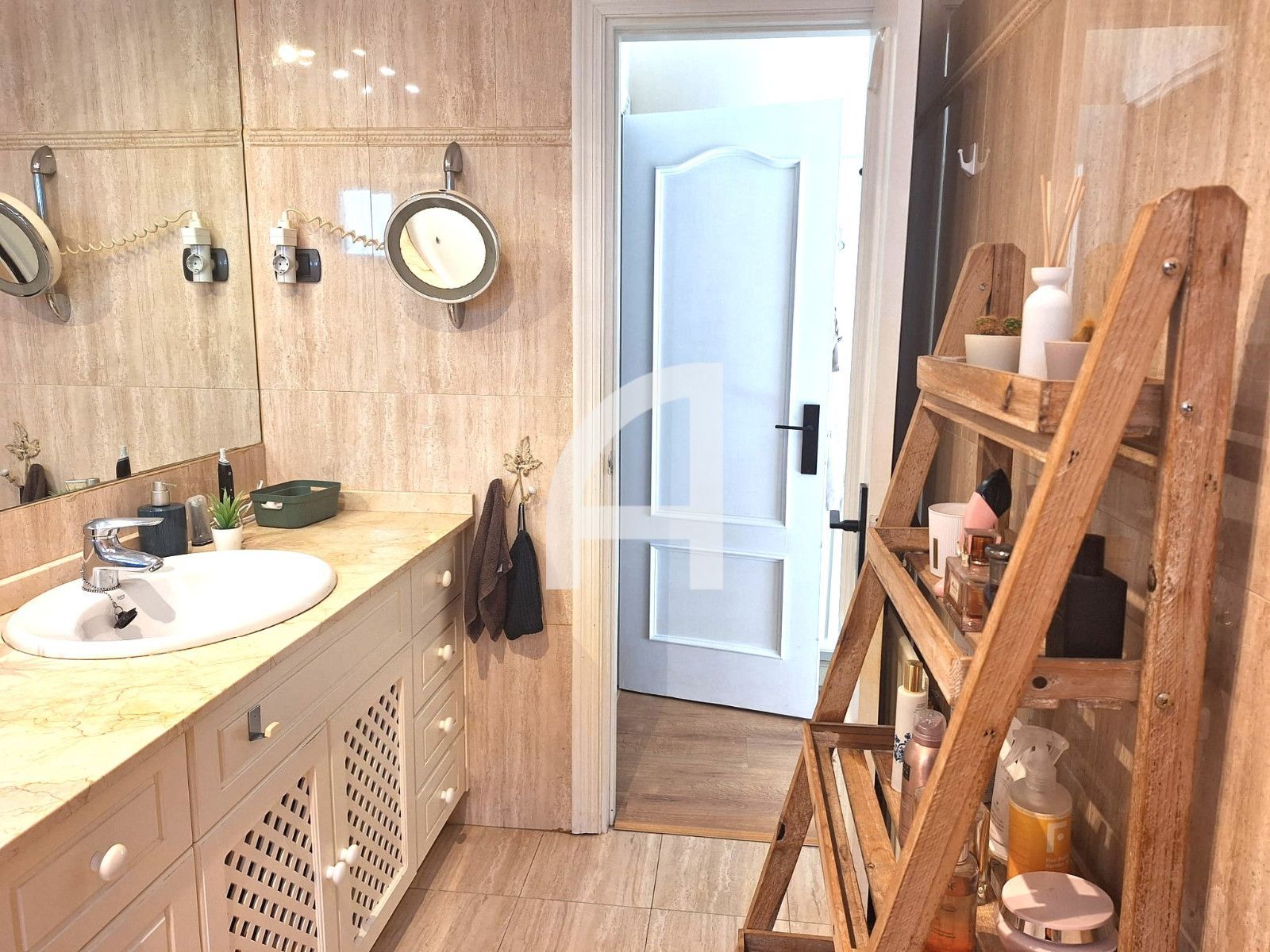 AMPLIO Y LUMIONOSO PISO EN VENTA CON DOS PLAZAS DE GARAJE - Foto 41