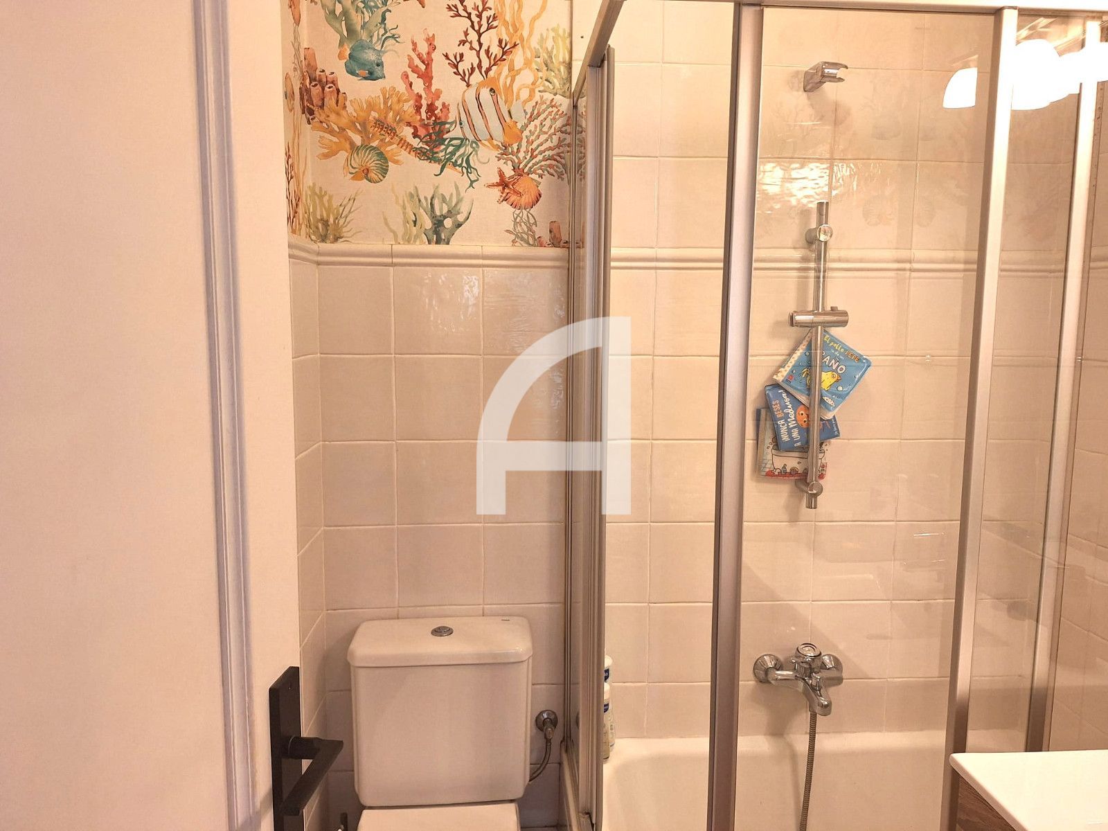 AMPLIO Y LUMIONOSO PISO EN VENTA CON DOS PLAZAS DE GARAJE - Foto 42