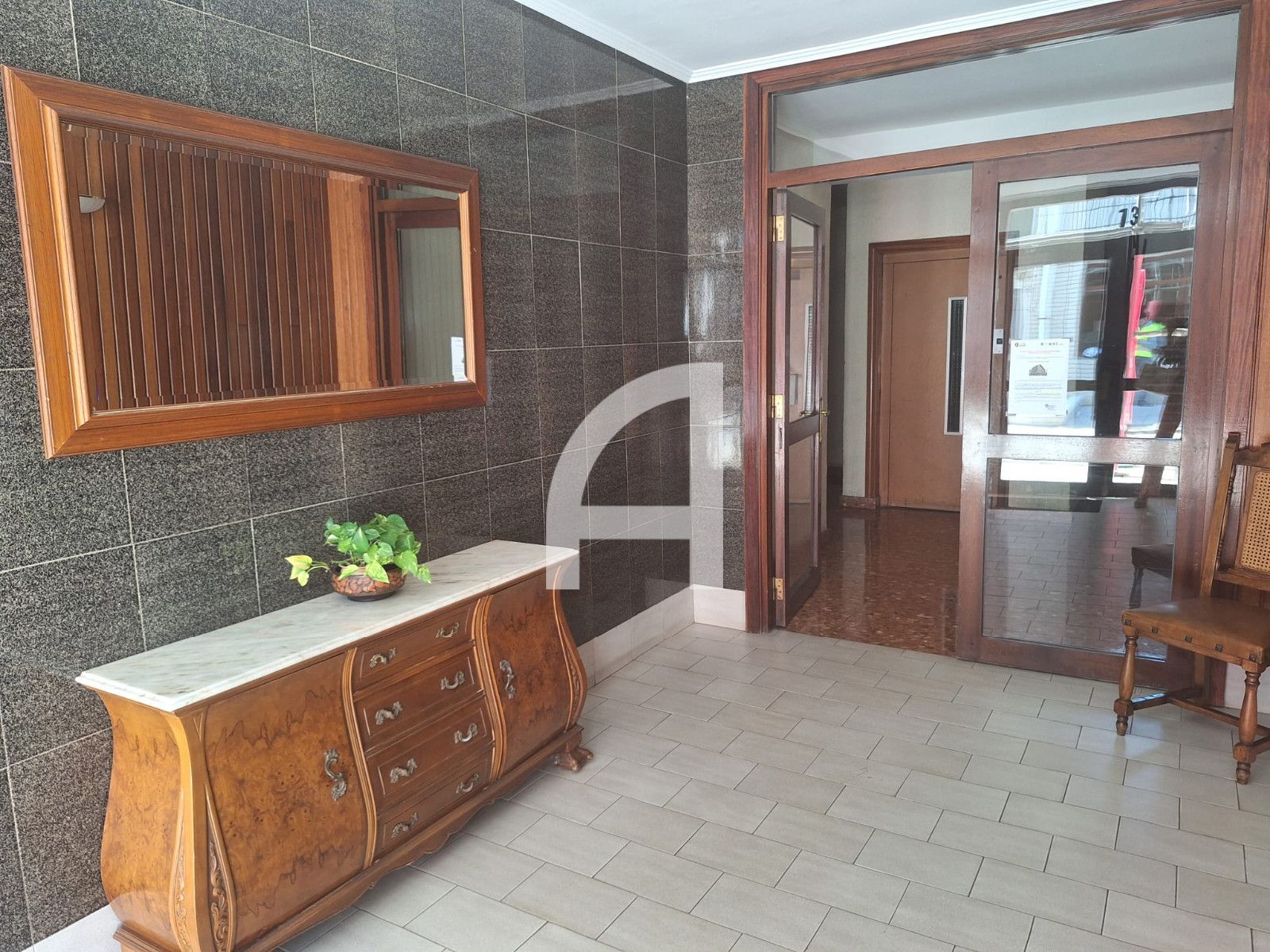 AMPLIO Y LUMIONOSO PISO EN VENTA CON DOS PLAZAS DE GARAJE - Foto 44
