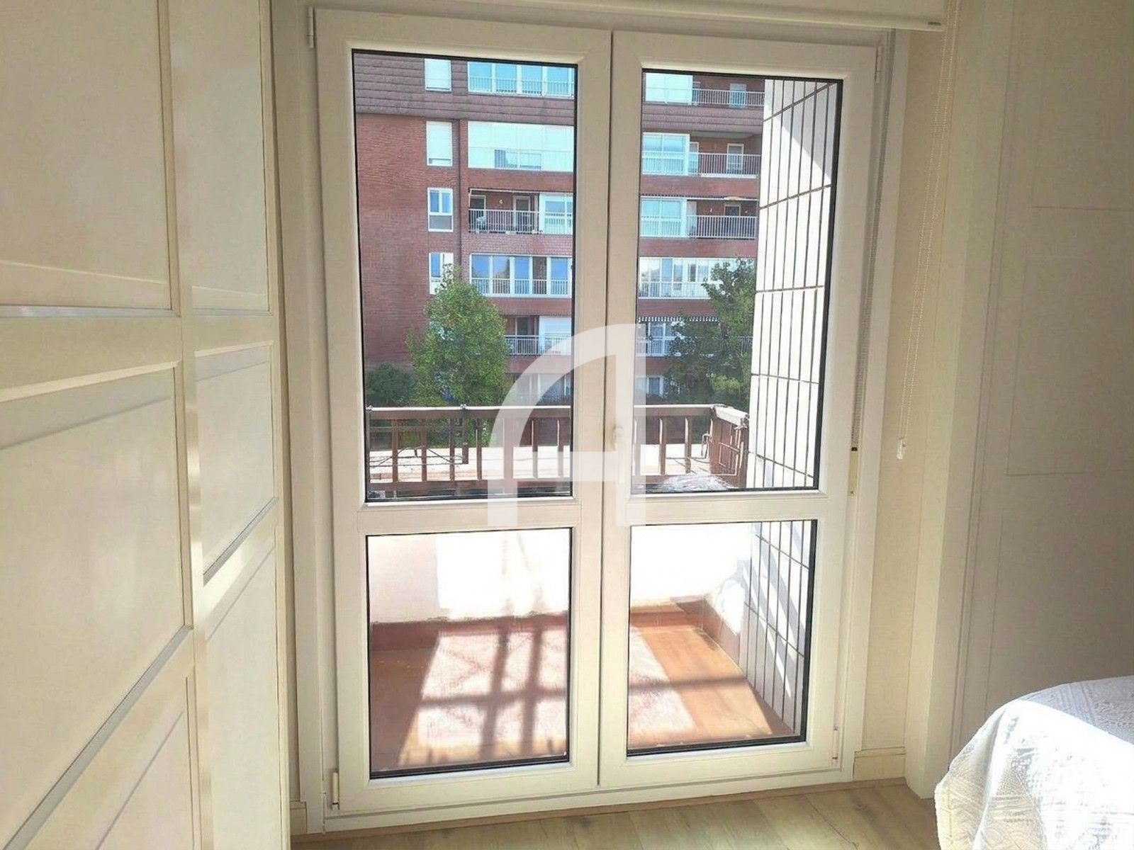 AMPLIO Y LUMIONOSO PISO EN VENTA CON DOS PLAZAS DE GARAJE - Foto 29