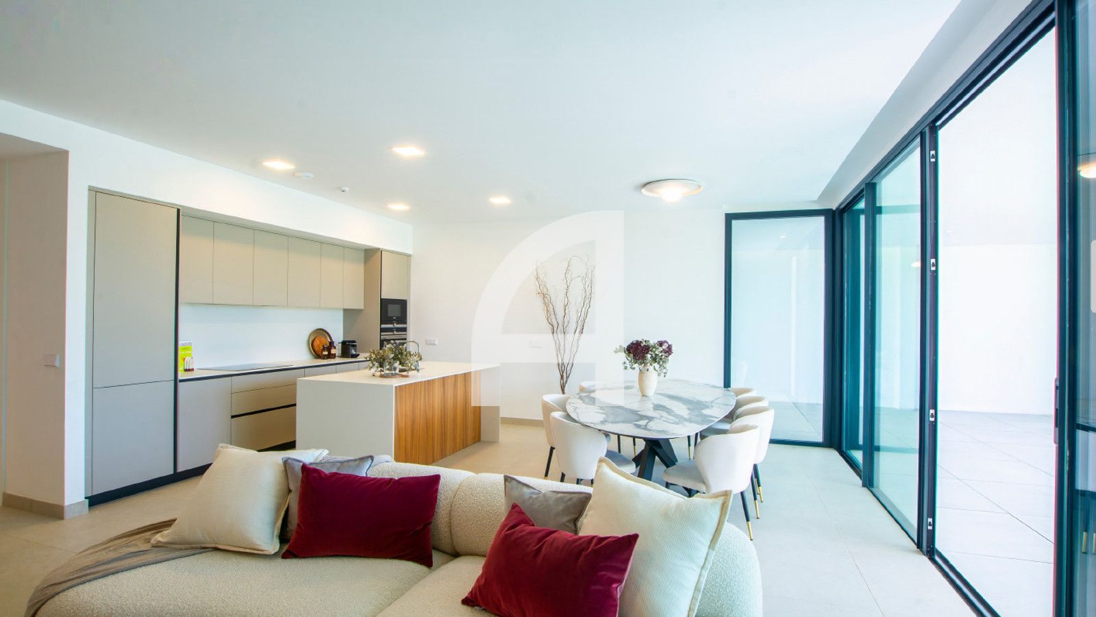 APARTAMENTO ÚNICO EN UNA DE LAS ZONAS MAS CODICIADAS DE MARBELLA - Foto 2
