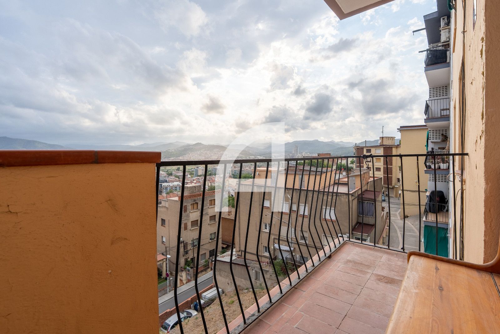 LUZ, TRANQUILIDAD Y UNA TERRAZA PARA DISFRUTAR CADA DÍA EN MOLINS DE REI - Foto 17