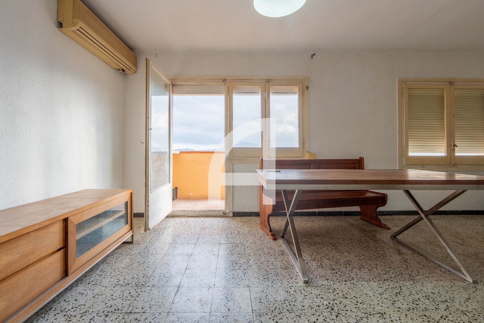 LUZ, TRANQUILIDAD Y UNA TERRAZA PARA DISFRUTAR CADA DÍA EN MOLINS DE REI - Foto 4
