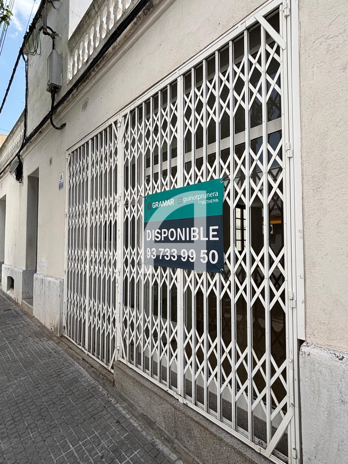 LOCAL COMERCIAL EN CALLE AMPLE: VISIBILIDAD Y MÚLTIPLES POSIBILIDADES - Foto 13