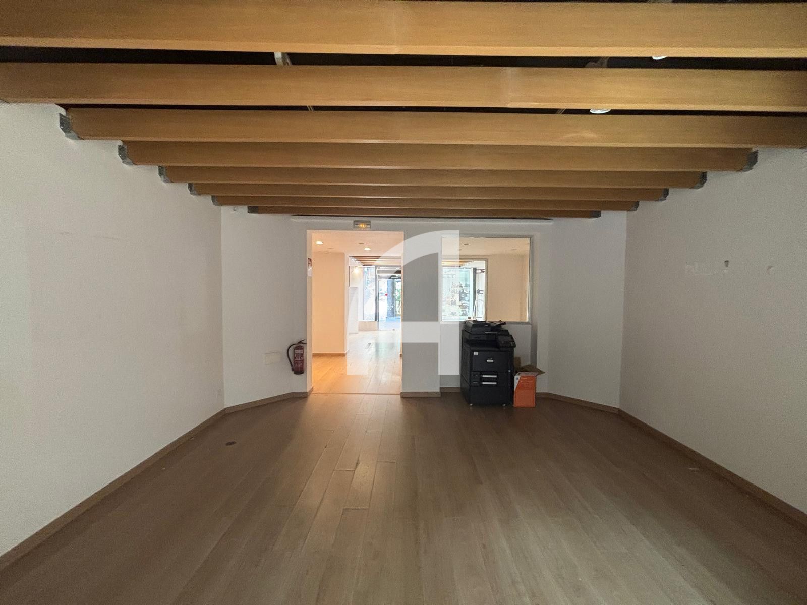 LOCAL COMERCIAL DE ALTO FLUJO PEATONAL EN EL CORAZÓN DE TERRASSA - Foto 4