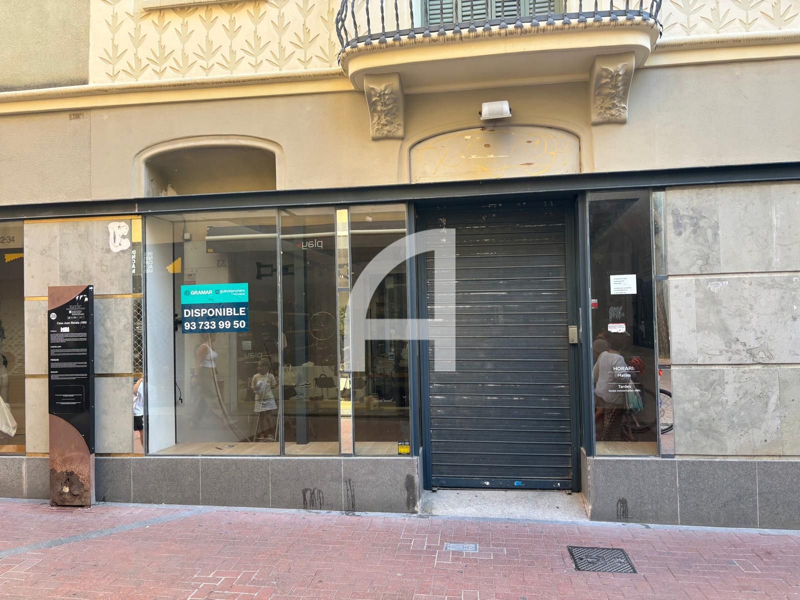LOCAL COMERCIAL DE ALTO FLUJO PEATONAL EN EL CORAZÓN DE TERRASSA - Foto 1