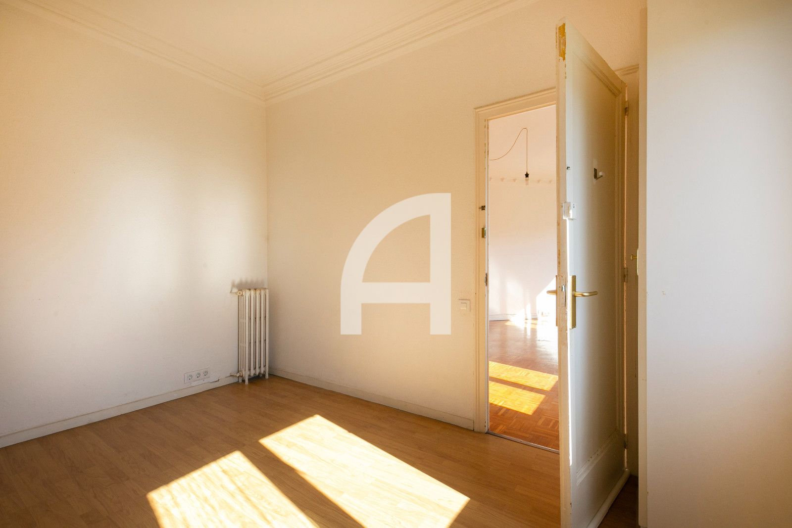 GRAN PISO CON CARÁCTER, AMPLITUD Y UNA UBICACIÓN INMEJORABLE - Foto 6