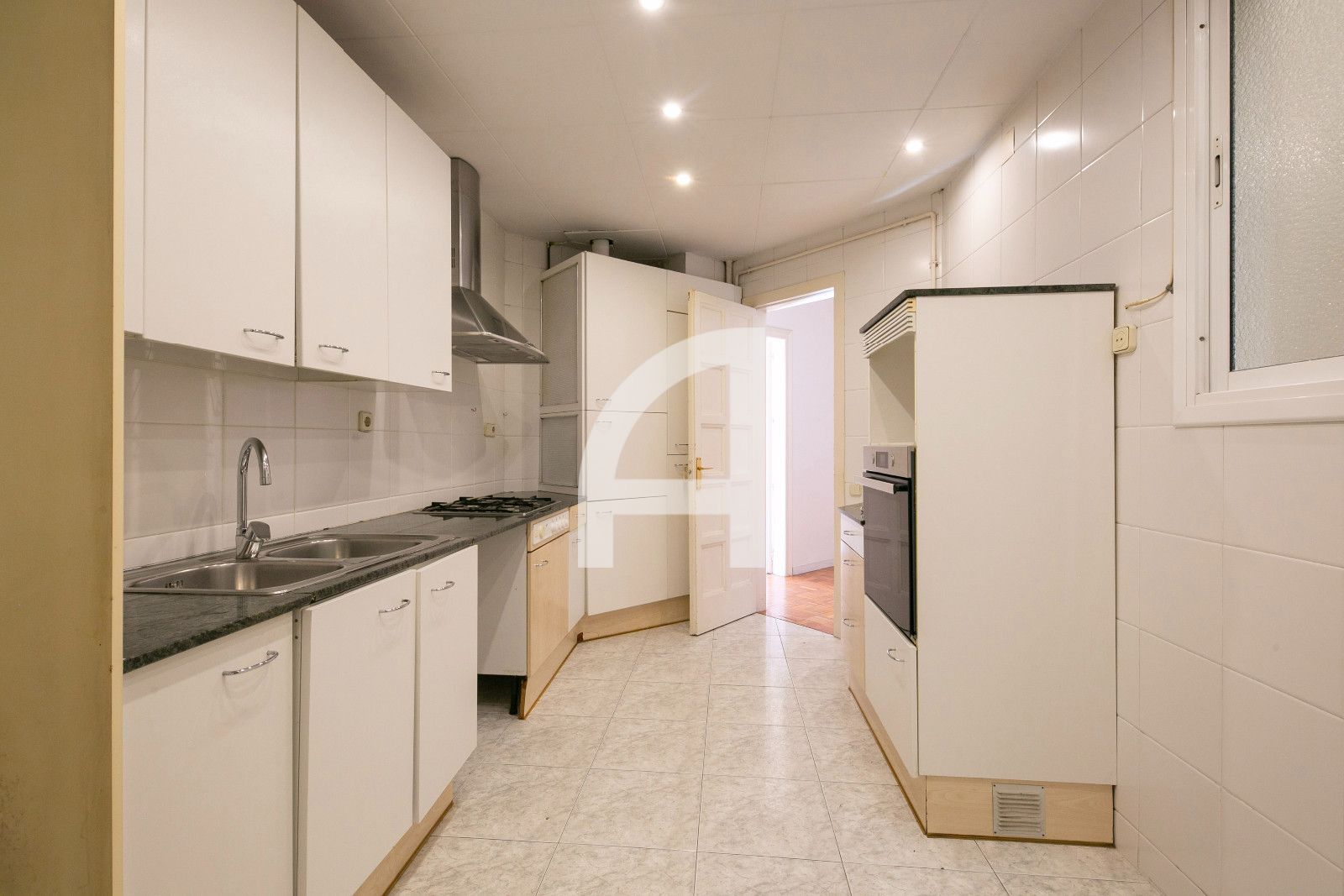 GRAN PISO CON CARÁCTER, AMPLITUD Y UNA UBICACIÓN INMEJORABLE - Foto 18