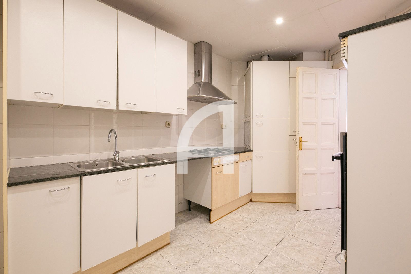 GRAN PISO CON CARÁCTER, AMPLITUD Y UNA UBICACIÓN INMEJORABLE - Foto 19