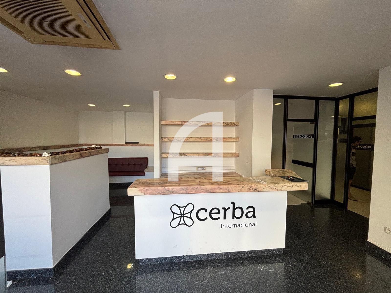 TU NEGOCIO EN EL CORAZÓN DE SABADELL: VISIBILIDAD, ESPACIO Y POTENCIAL - Foto 2