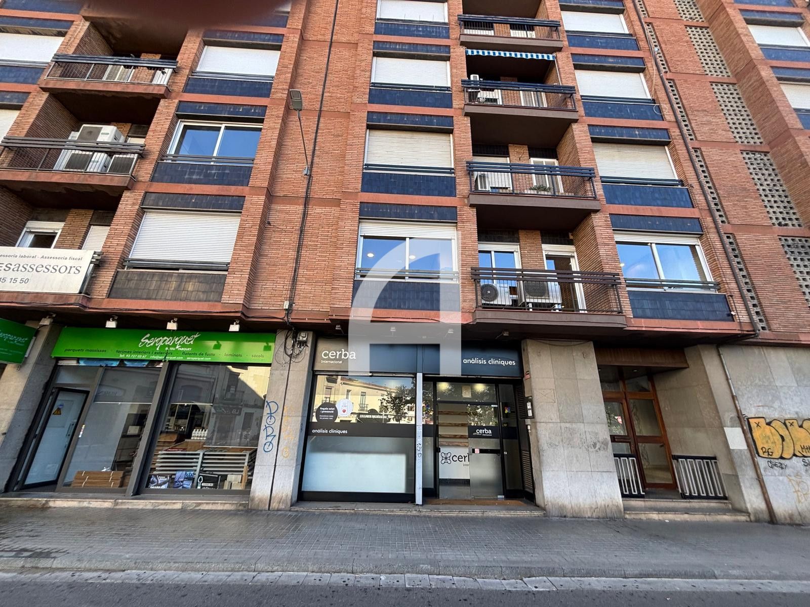 TU NEGOCIO EN EL CORAZÓN DE SABADELL: VISIBILIDAD, ESPACIO Y POTENCIAL - Foto 13