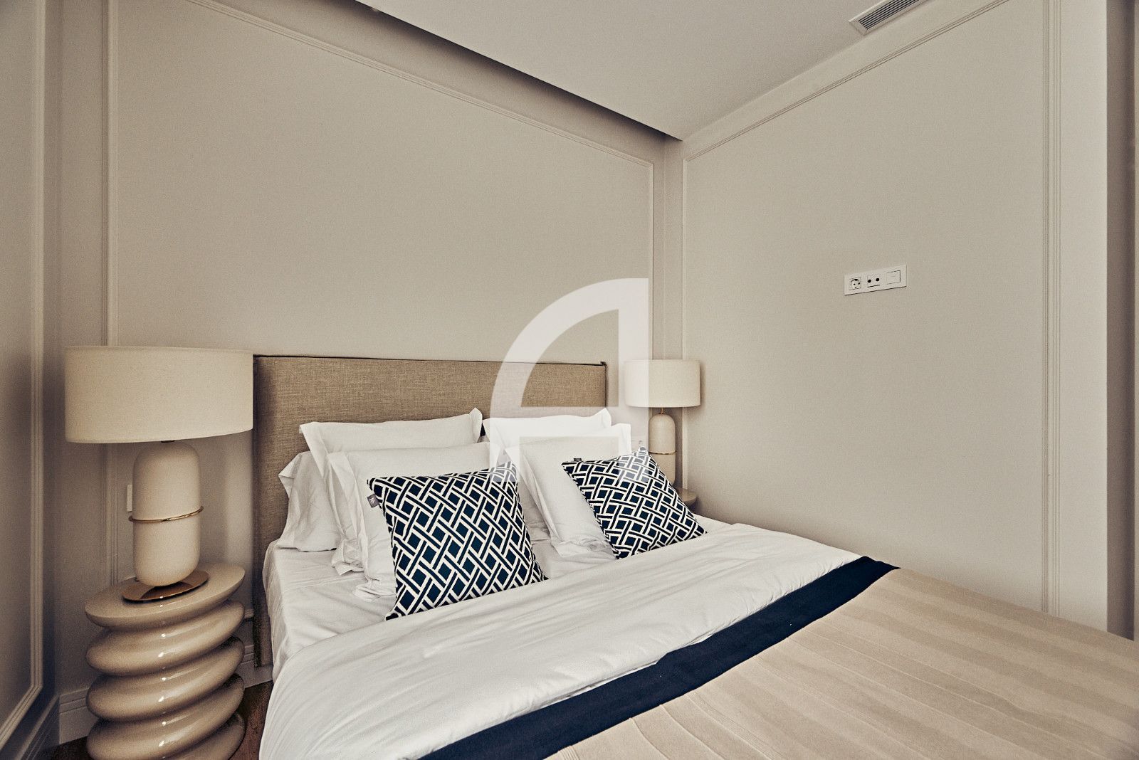 AMPLIA VIVIENDA,  CONFORTABLE Y ATRACTIVA JUNTO AL  RETIRO - Foto 11