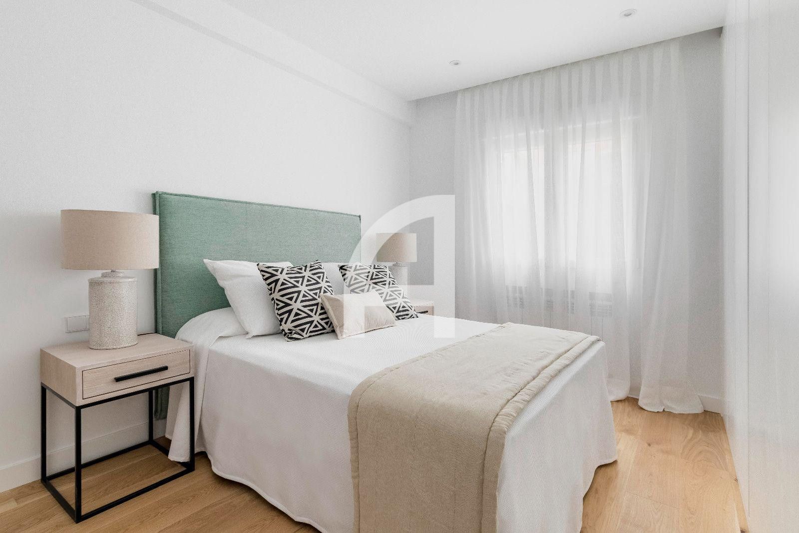 COMBINACIÓN DE CARÁCTER Y ELEGANCIA EN MADRID - Foto 14