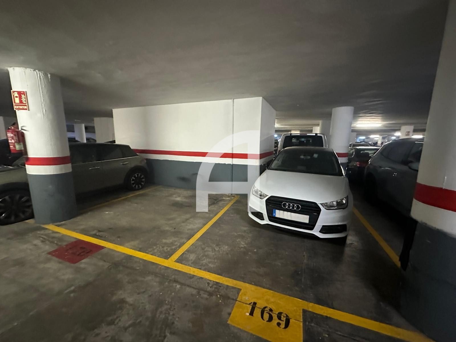 PLAZA DE APARCAMIENTO PARA COCHE PEQUEÑO EN SANT GERVASI - Foto 1