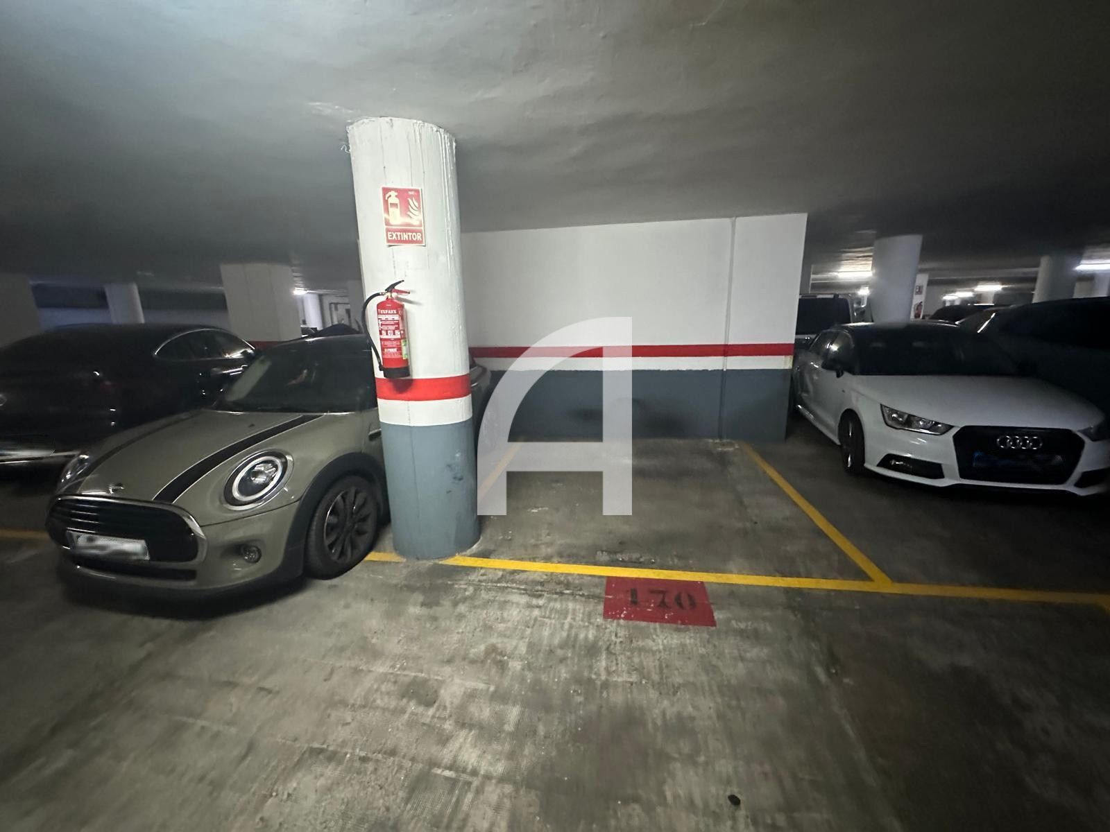 PLAZA DE APARCAMIENTO PARA COCHE PEQUEÑO EN SANT GERVASI - Foto 3