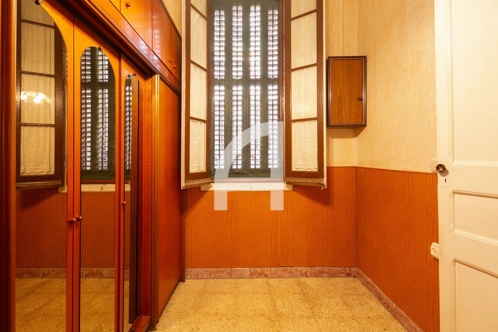 VIVIENDA ÚNICA EN UN TRANQUILO PASAJE DE LES CORTS CON GRAN TERRAZA - Foto 9