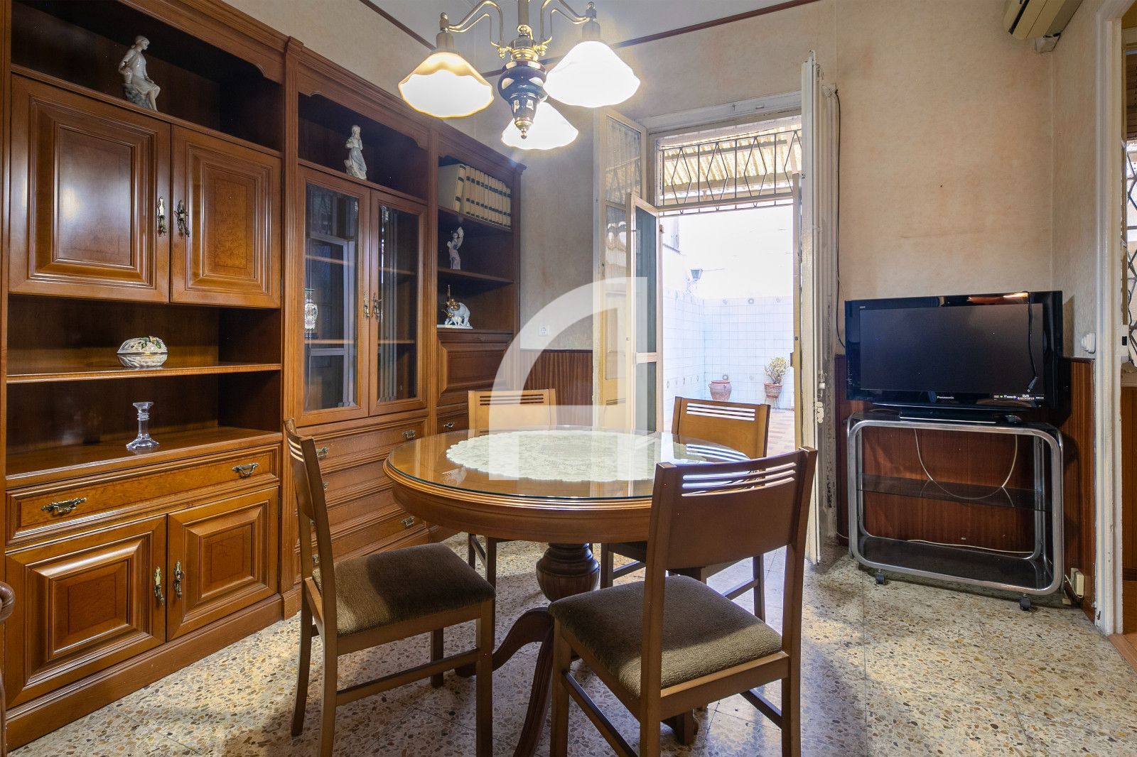 VIVIENDA ÚNICA EN UN TRANQUILO PASAJE DE LES CORTS CON GRAN TERRAZA - Foto 7