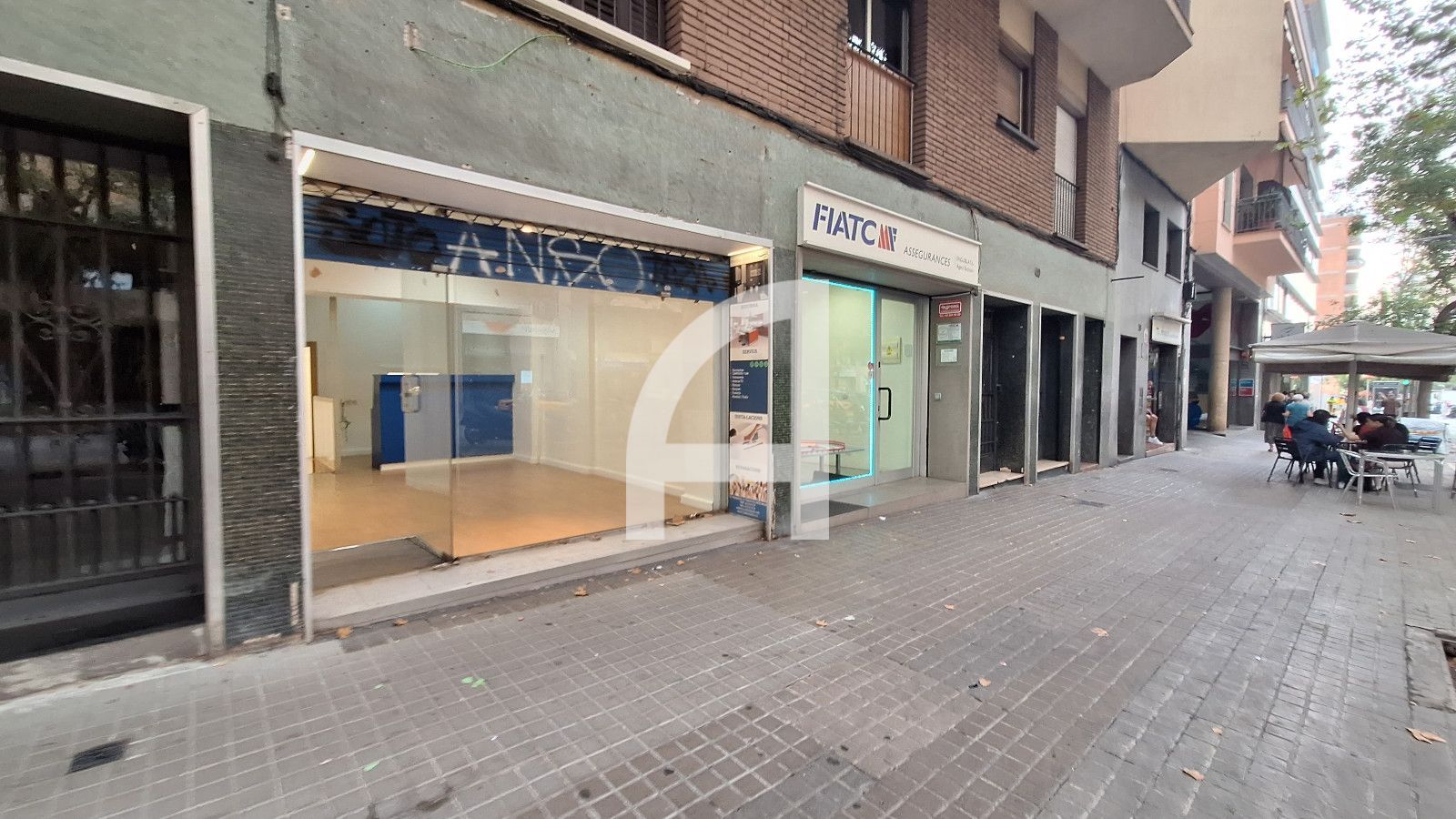 PEQUEÑO LOCAL COMERCIAL CON GRAN VISIBILIDAD EN NUMANCIA CON BERLÍN - Foto 1