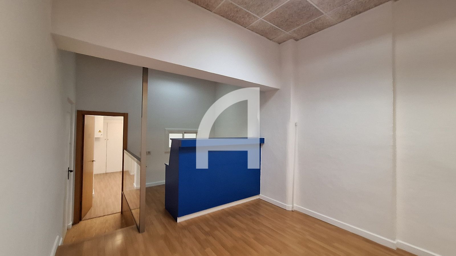 PEQUEÑO LOCAL COMERCIAL CON GRAN VISIBILIDAD EN NUMANCIA CON BERLÍN - Foto 2