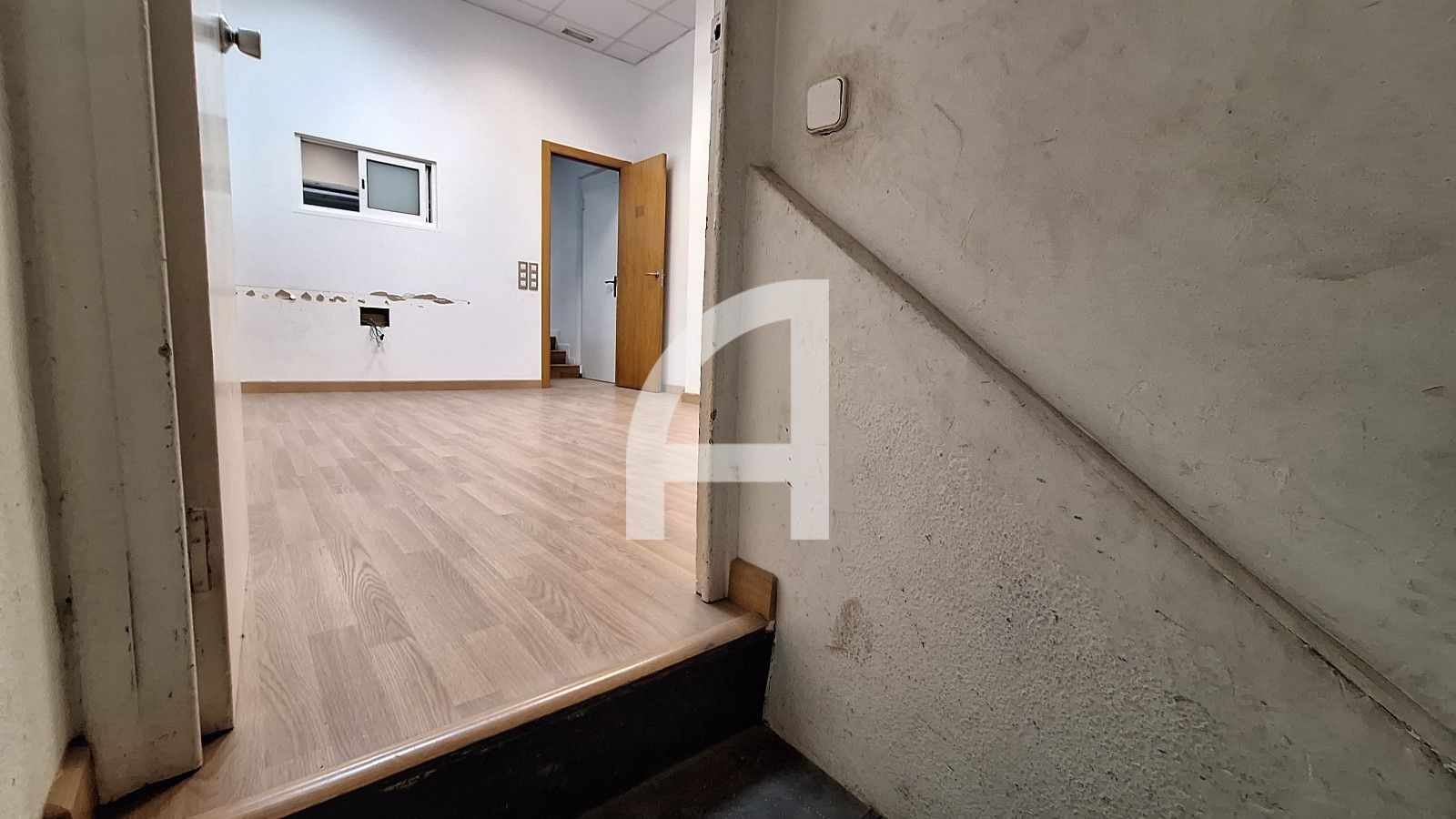 PEQUEÑO LOCAL COMERCIAL CON GRAN VISIBILIDAD EN NUMANCIA CON BERLÍN - Foto 11