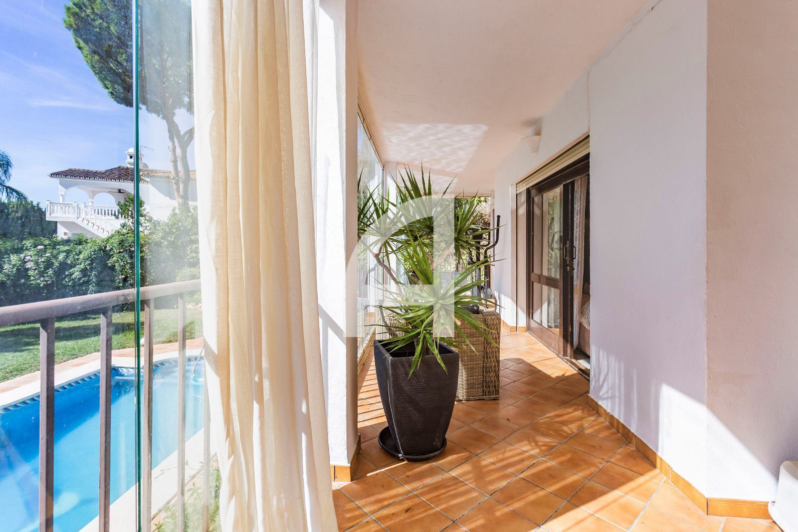 INCREIBLE CHALET INDEPENDIENTE EN ZONA TRANQUILA DE MARBELLA - Foto 11