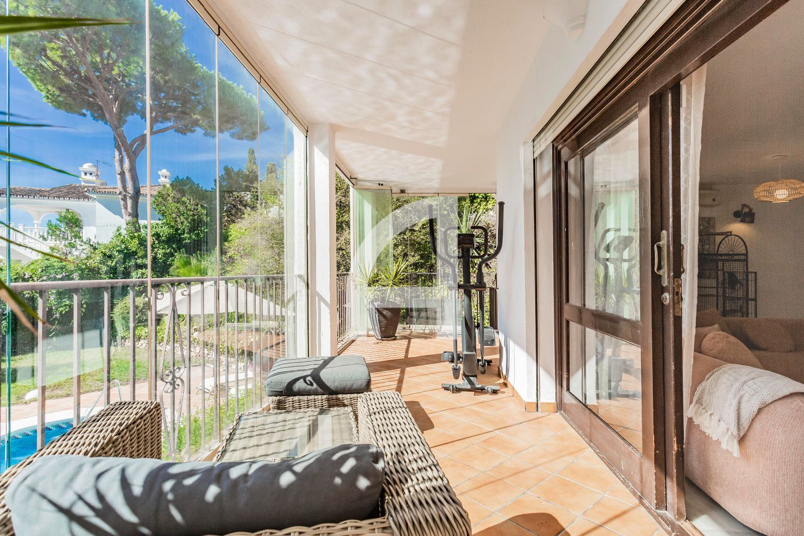 INCREIBLE CHALET INDEPENDIENTE EN ZONA TRANQUILA DE MARBELLA - Foto 10