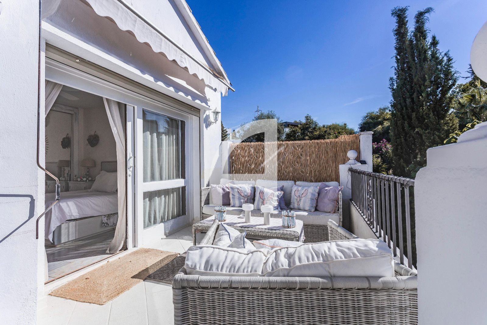 INCREIBLE CHALET INDEPENDIENTE EN ZONA TRANQUILA DE MARBELLA - Foto 36