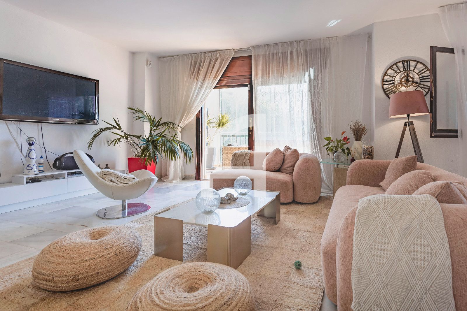 INCREIBLE CHALET INDEPENDIENTE EN ZONA TRANQUILA DE MARBELLA - Foto 4