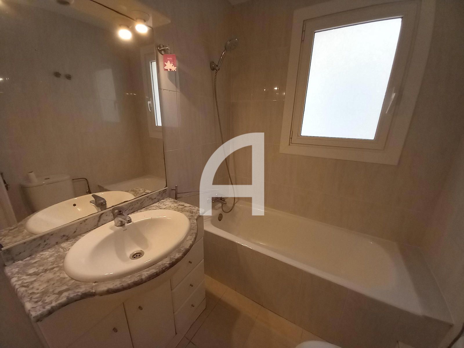 1-room apartment of 50m² in Barcelona photo 12
